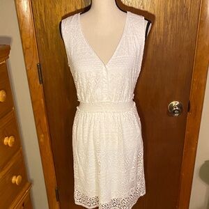 Max Studio White Sleeveless Mini Dress🍀